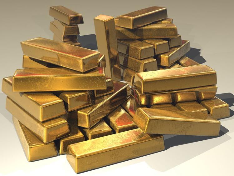 Цена золота подскочила до максимума за восемь лет