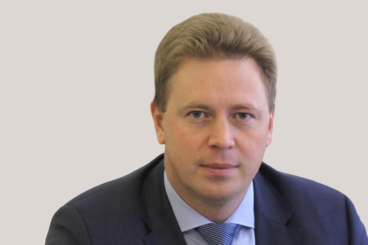 Заместителя главы Минпромторга исключили из «Единой России» после скандала в аэропорту