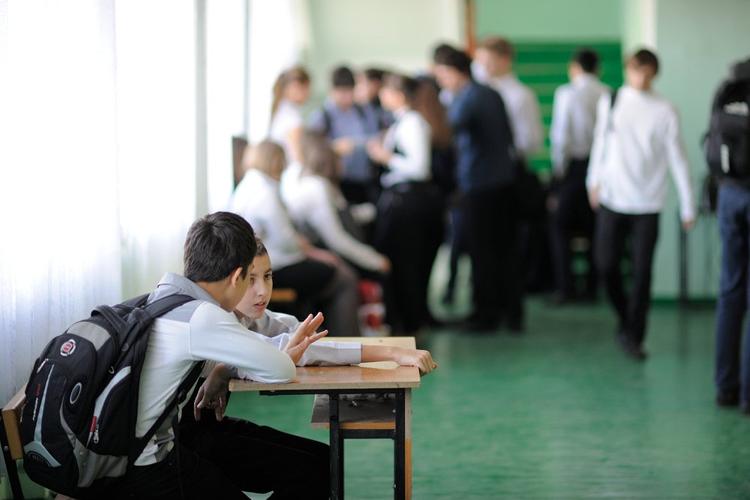 Российские школы предлагают оснастить тепловизорами и системой распознавания лиц