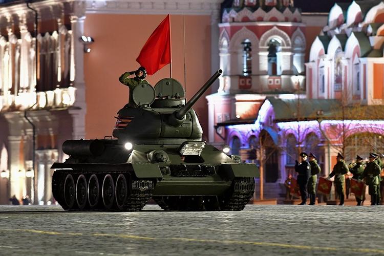 Песков ответил на вопрос о праздновании Дня Победы: парад обязательно состоится