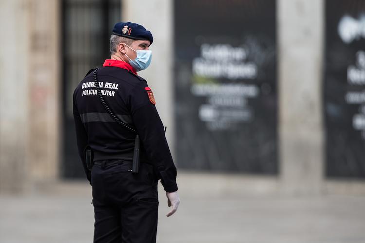 В Испании за сутки коронавирус унес жизни 600 человек