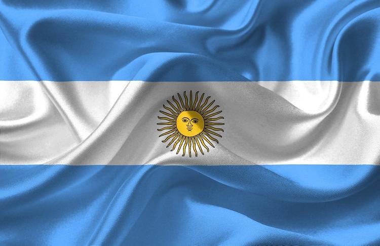 Президент Аргентины заявил, что нельзя выбирать между жизнями людей и экономикой
