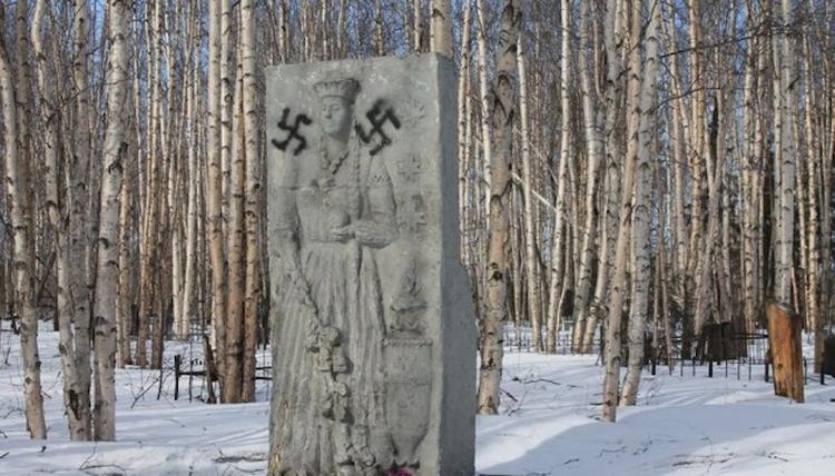 В республике Коми осквернен памятник погибшим от репрессий латышам