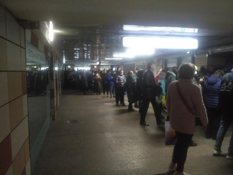 «Что важнее - оштрафовать нарушителя или не допустить столпотворения и риска заражения?»,в Мосгордуме о проверке пропусков в метро