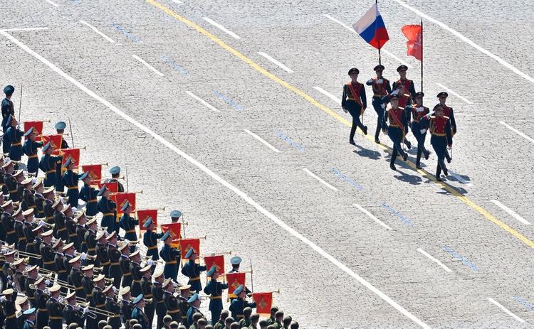 Песков призвал дождаться решения Путина по параду Победы