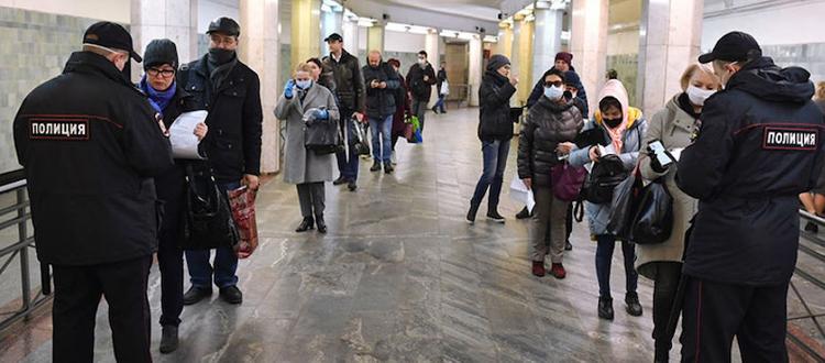 Ввод пропусков в Москве снизил число людей в транспорте на 575 тыс человек