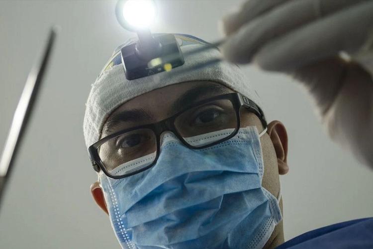 На Сахалине стоматолог проигнорировал карантин и заразился коронавирусом