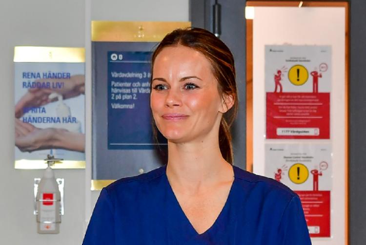 Шведская принцесса София стала медиком и будет помогать больным COVID-2019