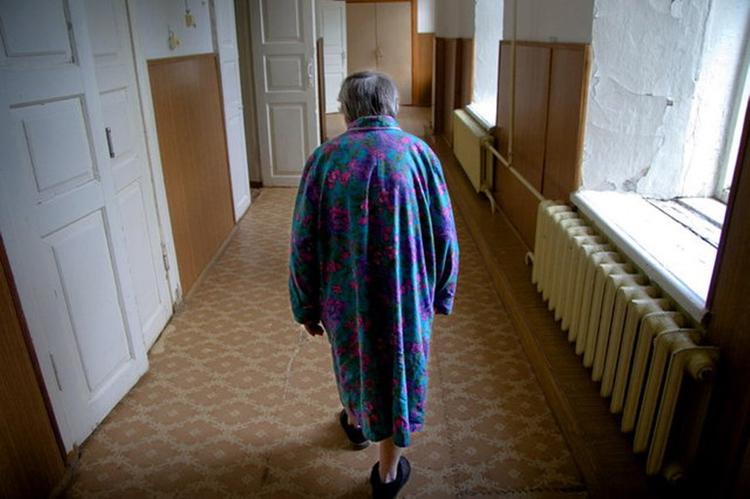 Семья москвичей бросила бабушку в больнице из-за боязни заразиться коронавирусом