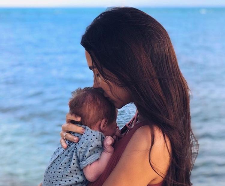 Оксана Самойлова отметила 2 месяца сына и показала подросшего малыша 