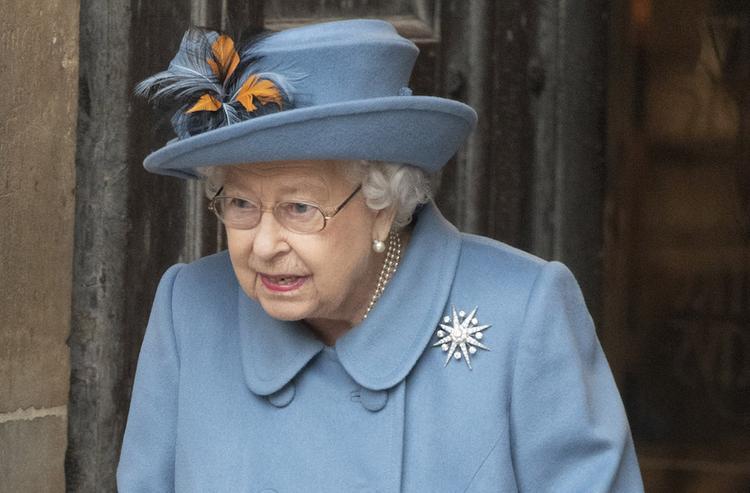 Королева Елизавета II в свой день рождения находится на самоизоляции вдали от семьи