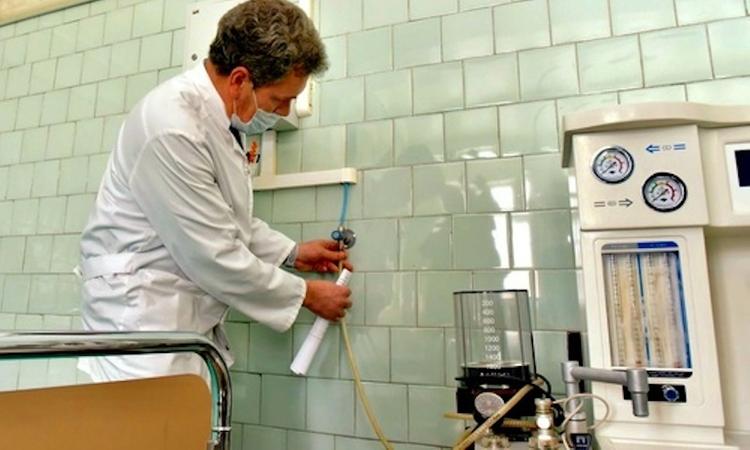 В Симферопольскую больницу везут из Франции кислородный концентратор для больных коронавирусом