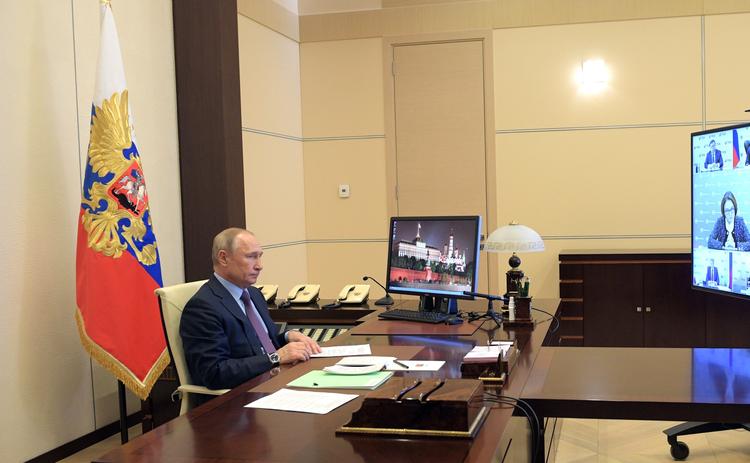 Путин на совещании с банкирами призвал  минимизировать потери в экономике из-за коронавируса 