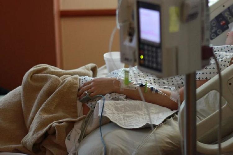 Беременная медсестра заразилась коронавирусом в больнице Челябинской области