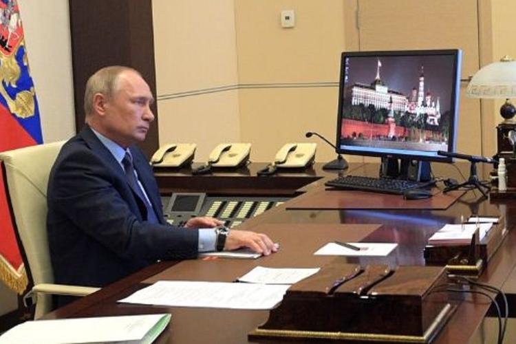 Путин заявил, что кареты скорой помощи должны поступить в регионы как можно быстрее