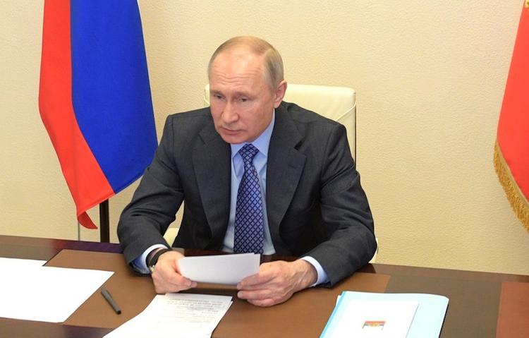 Владимир Путин подписал указ о награждении медиков орденами и медалями