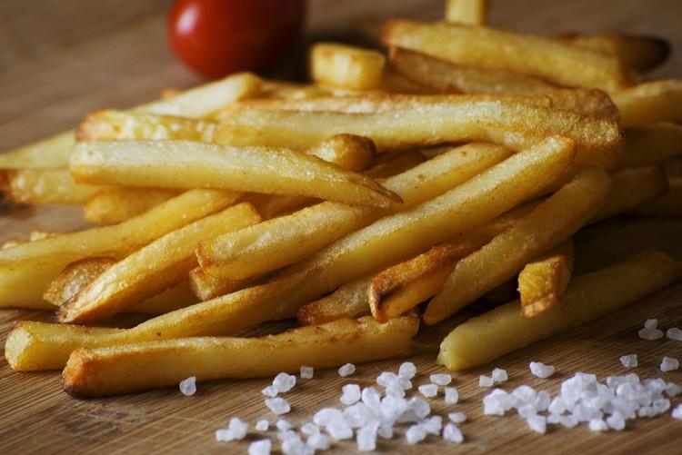 В Бельгии из-за коронавируса жителей попросили чаще есть картошку фри