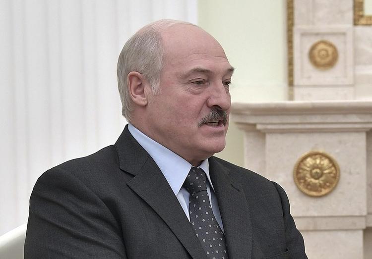 Лукашенко: в Белоруссии невозможно отменить парад Победы
