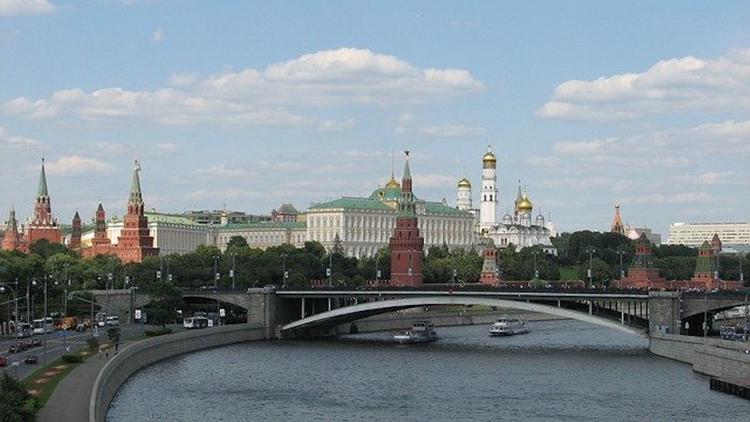 Жителей и гостей Москвы предупредили о грозе и сильном ветре