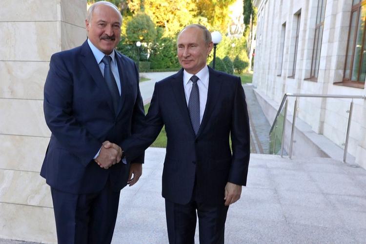 Путин и Лукашенко обсудили ситуацию вокруг пандемии коронавируса
