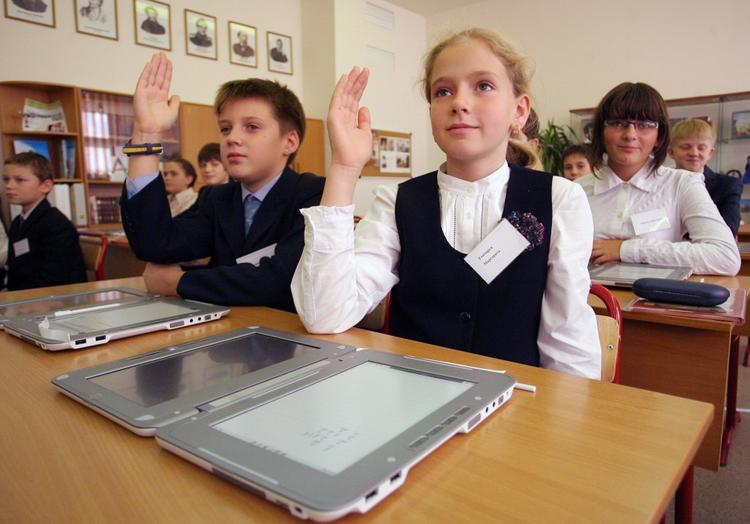 Как коронавирус сломал все учебные планы российских школьников