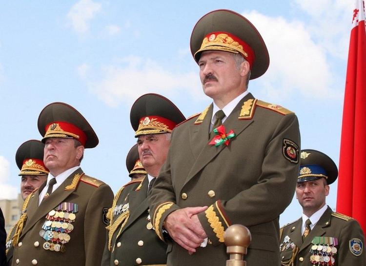 У президента Беларуси нет экономических резервов выжидать в простое 