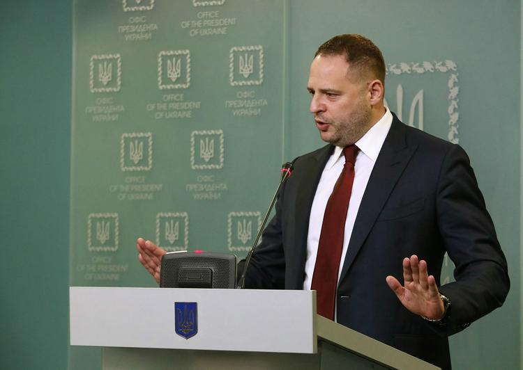 Глава офиса Зеленского назвал запланированный Киевом срок возвращения ДНР и ЛНР