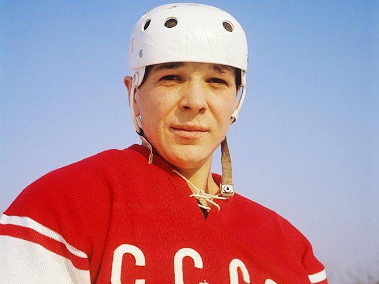 Любимый хоккеист председателя КГБ СССР Юрия Андропова отказался от 1 млн долларов за переход в НХЛ