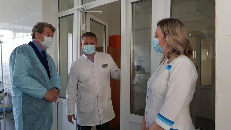 В копейской больнице создали стратегический запас масок 