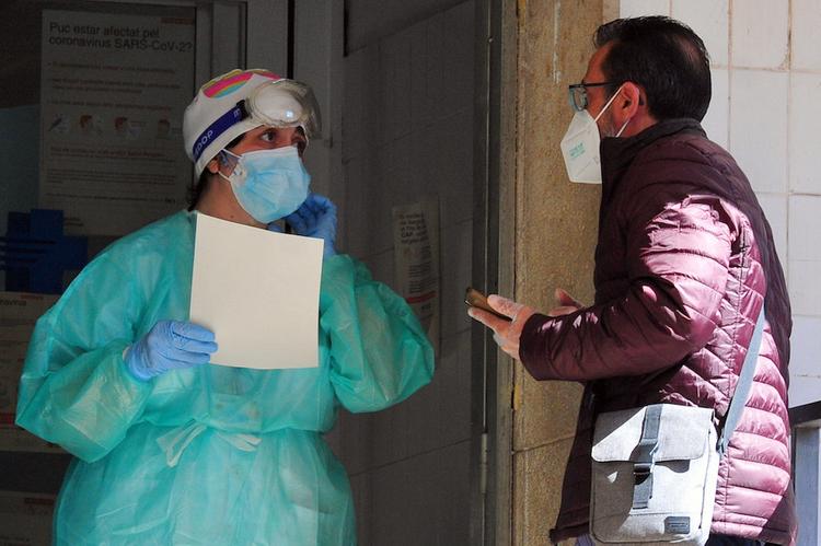 В Испании за сутки зафиксировали 604 новых случая заражения коронавирусом