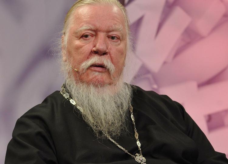 Источник в окружении священника Дмитрия Смирнова  рассказал о его самочувствии: ИВЛ не потребовалась