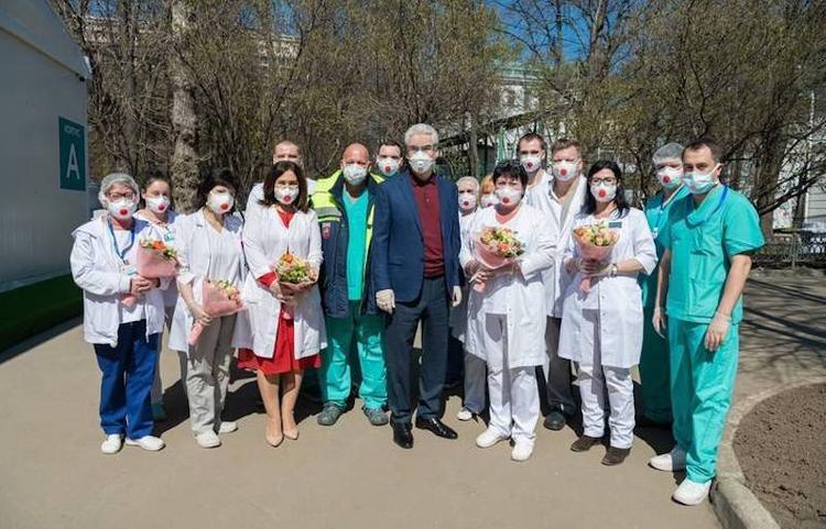Мэр Москвы поздравил медсестер и медбратьев с профессиональным праздником