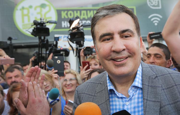 Саакашвили начал набирать реформаторов по объявлению