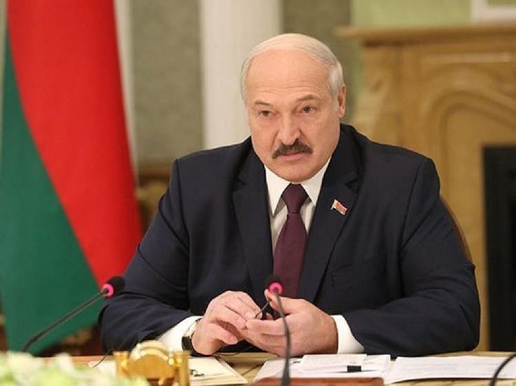 Лукашенко считает, что экономику Белоруссии спасет картошка