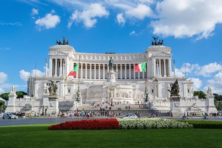 Власти Италии намерены с 3 июня разрешить гражданам поездки в другие страны