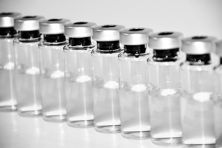 Французский министр полагает, что вакцина от COVID-19 будет разработана через полтора года