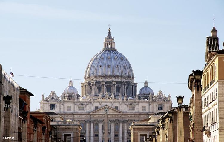 Для верующих открыли главный храм католического мира – собор Святого Петра в Ватикане