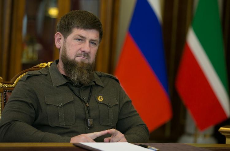 «У Кадырова повреждено более 50% легких», пишут telegram-каналы, а пресс-служба главы Чечни отмалчивается