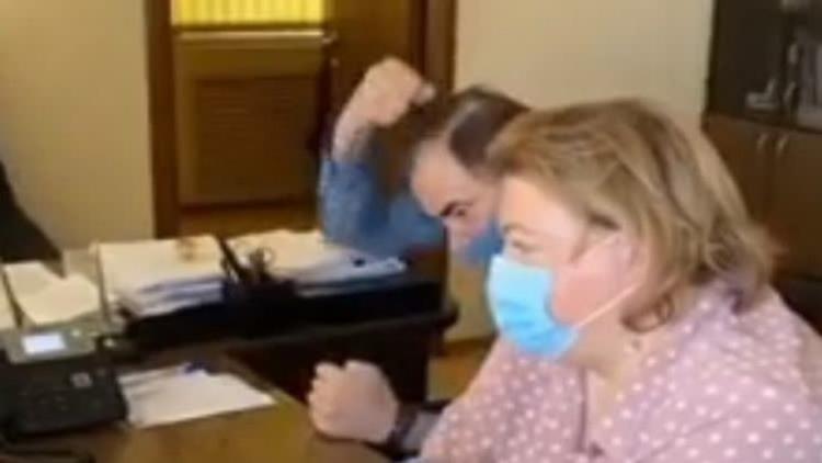 Главврач скорой помощи в Перми кривлялся и издевательски пародировал жалующихся медиков  
