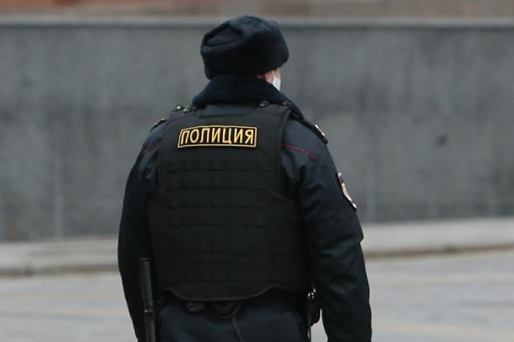 Источник: в захваченном отделении банка в Москве остался один заложник, остальных удалось вывести