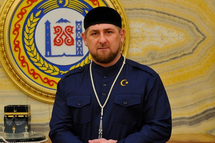 Кадыров поздравил мусульман с наступлением праздника Ураза-байрам
