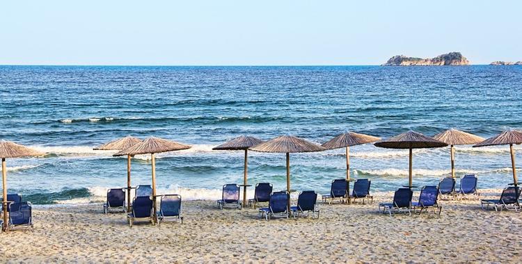 Власти Греции намерены привлекать туристов снижением цен