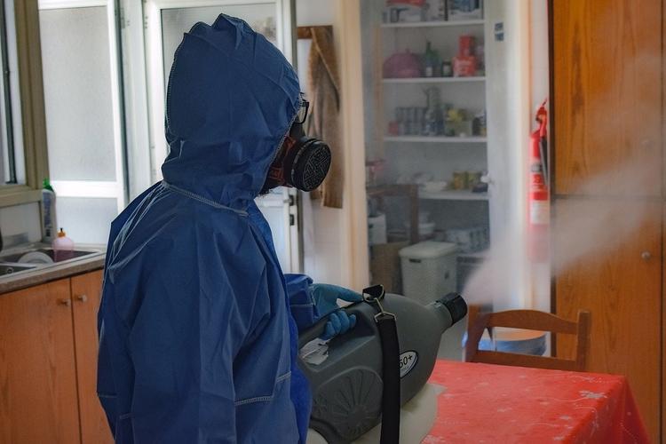 Тагильчанку с коронавирусом возмутило, что служба дезинфекции сказала номер ее квартиры всем соседям