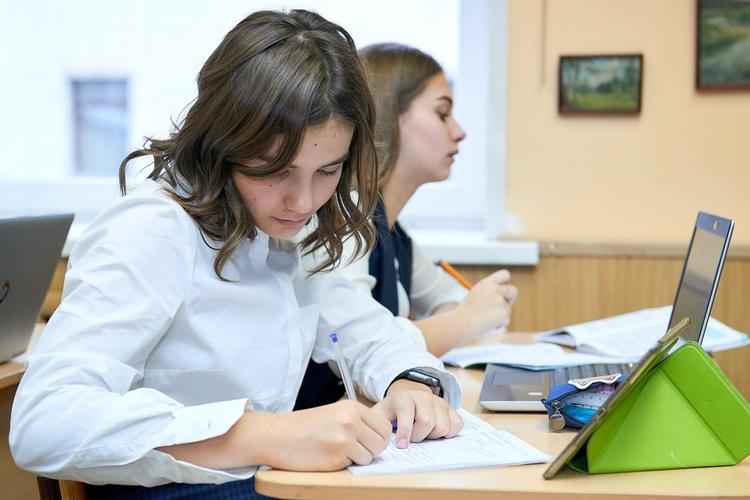 Российским школам и детским садам придется жить по новым правилам