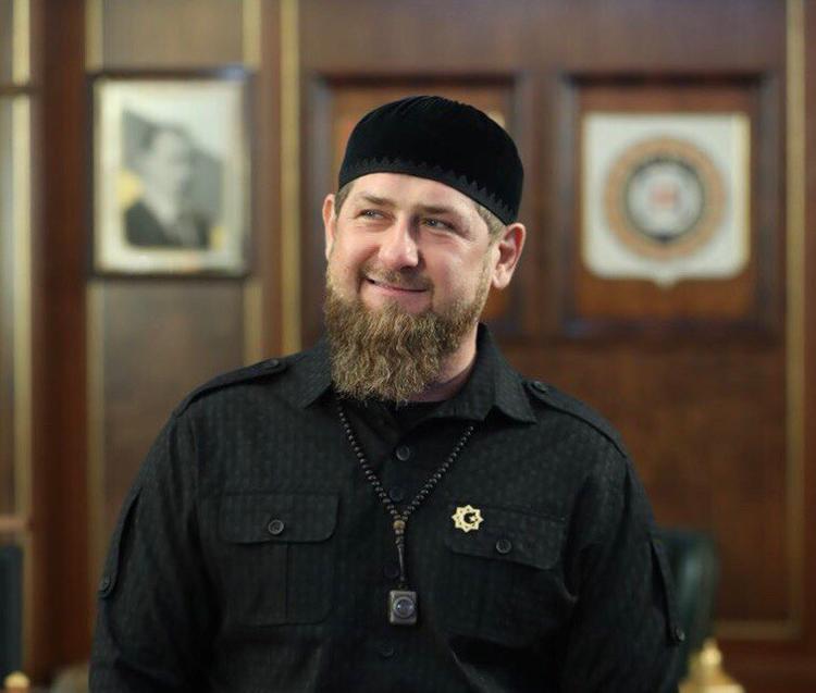Кадыров показал фото, как он проводит заседание оперштаба по борьбе с распространением коронавируса