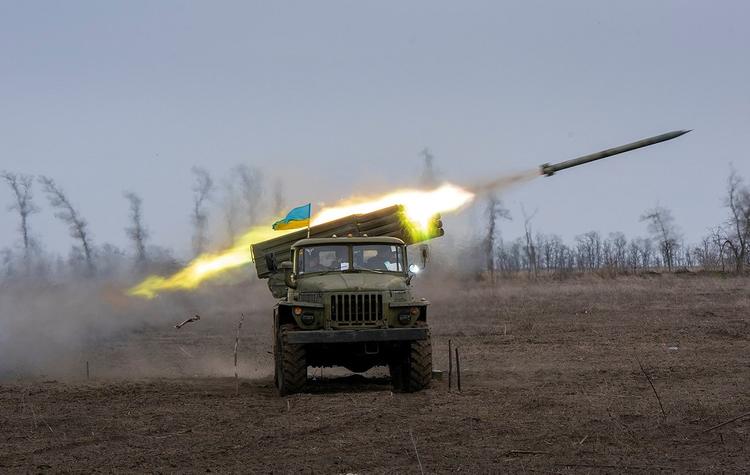 Аналитик назвал два варианта завершения войны Украины с республиками Донбасса 