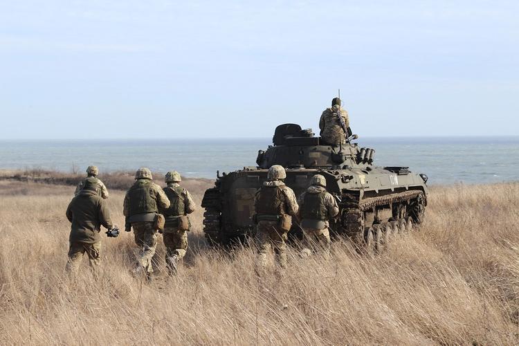 Украинский эксперт заявил о подготовке Киева к нападению на ЛДНР по заданию США