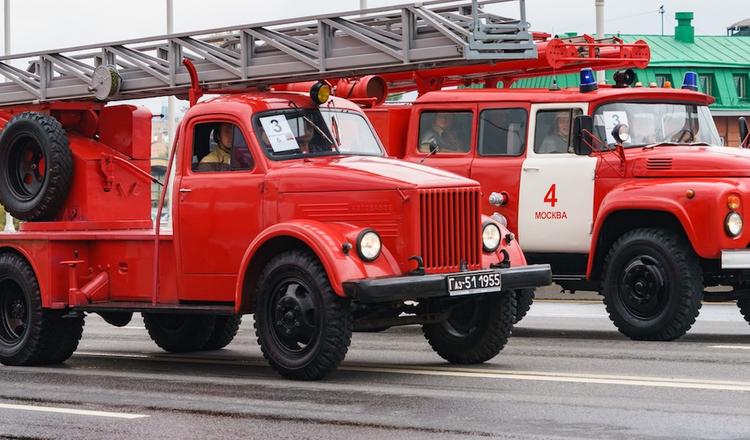 Движение на северо-западе Москвы ограничили из-за возгорания грузовика
