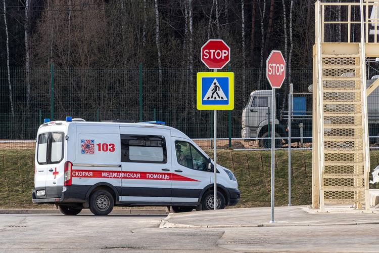 «Скорая» попала в ДТП в Иркутске, пострадали два медика