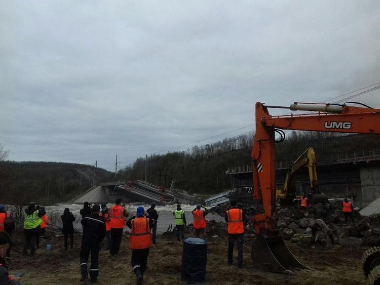 В Мурманской области обрушился железнодорожный мост